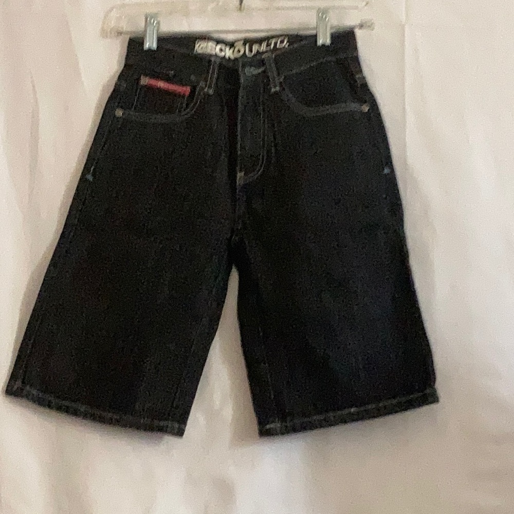 A black jeans short
